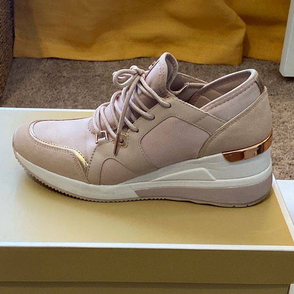 michael kors liv trainer gold
